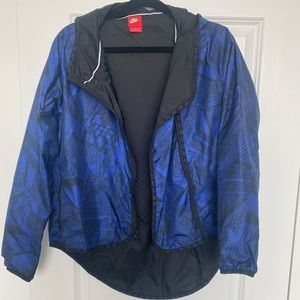 Nike Women’s Running shell with hood and pockets